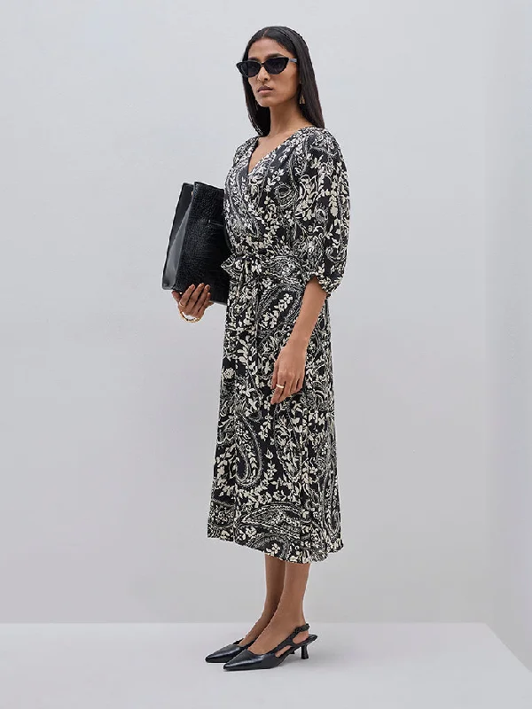 Mini dresses with V - necklines for a flattering shape Wardrobe Black Floral Printed A-Line Dress with Belt Mini dresses with V - necklines for a flattering shape Wardrobe Black Floral Printed A-Line Dress with Belt