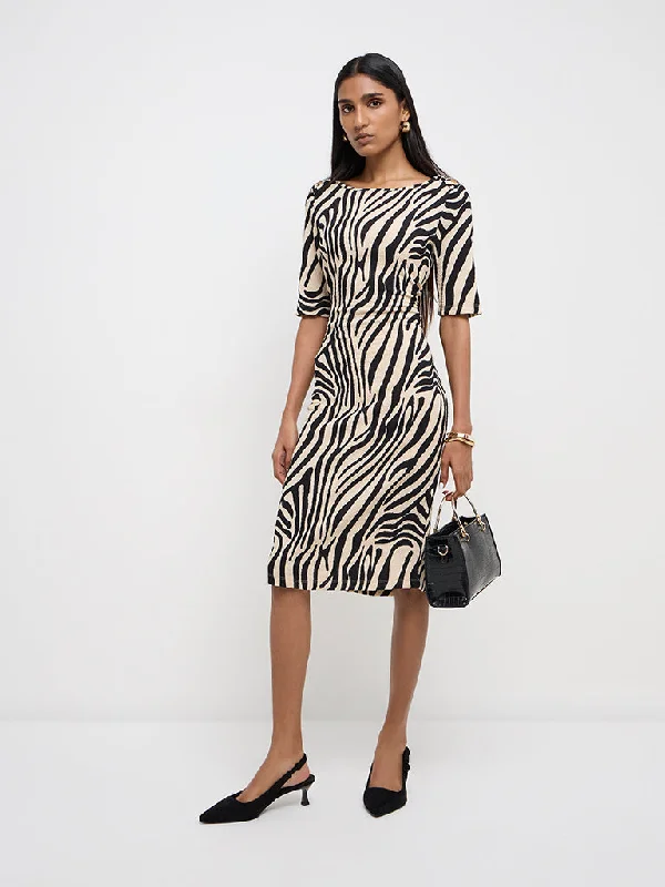Mini dresses with V - necklines for a flattering shape Wardrobe Beige & Black Animal Printed Bodycon Dress Mini dresses with V - necklines for a flattering shape Wardrobe Beige & Black Animal Printed Bodycon Dress
