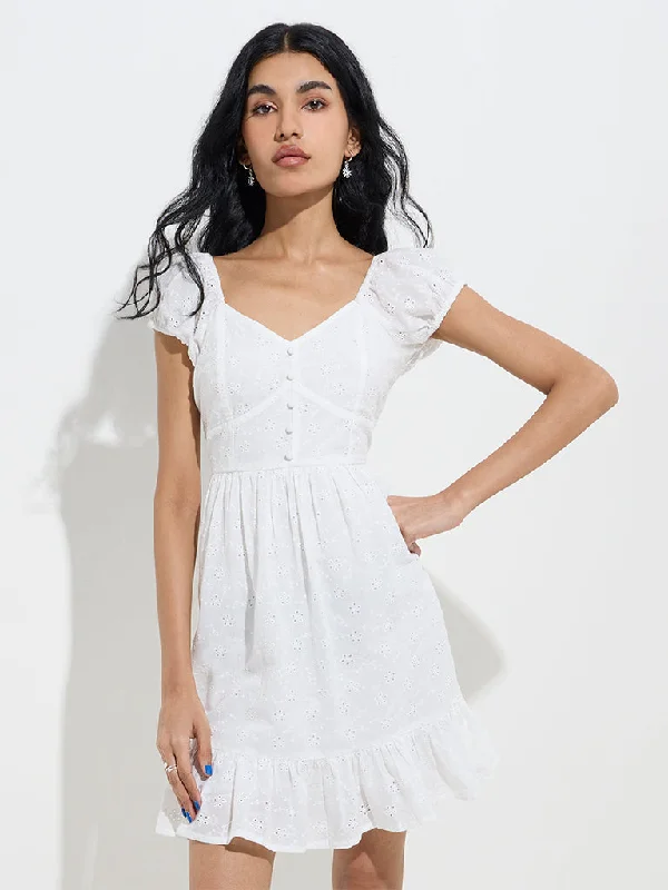 Mini dresses with fringe for a bohemian style Nuon White Schiffli Cotton A-Line Dress Mini dresses with fringe for a bohemian style Nuon White Schiffli Cotton A-Line Dress