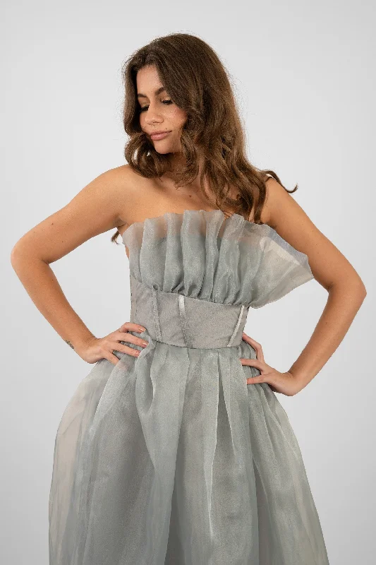 Midi dresses with mesh inserts for a trendy and breathable option Noah Organza Midi Dress in Grey Midi dresses with mesh inserts for a trendy and breathable option Noah Organza Midi Dress in Grey