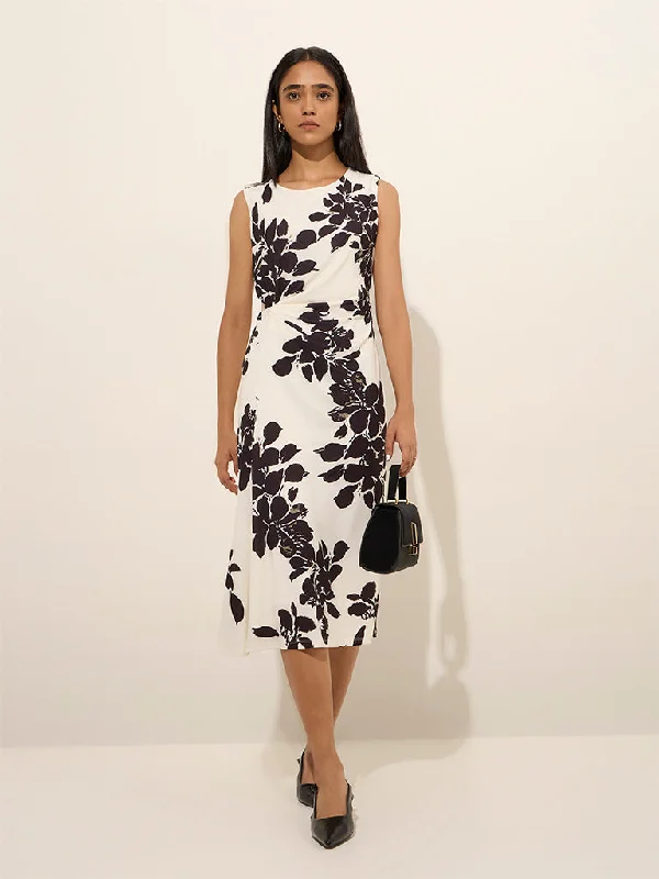 Mini dresses with gathered skirts for a voluminous effect Wardrobe White Floral Printed A-Line Dress Mini dresses with gathered skirts for a voluminous effect Wardrobe White Floral Printed A-Line Dress
