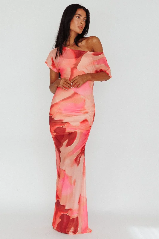 Midi dresses with asymmetric hems for a fashion - forward and dynamic appearance Tumi Short Sleeve Maxi Dress Printed Red Midi dresses with asymmetric hems for a fashion - forward and dynamic appearance Tumi Short Sleeve Maxi Dress Printed Red