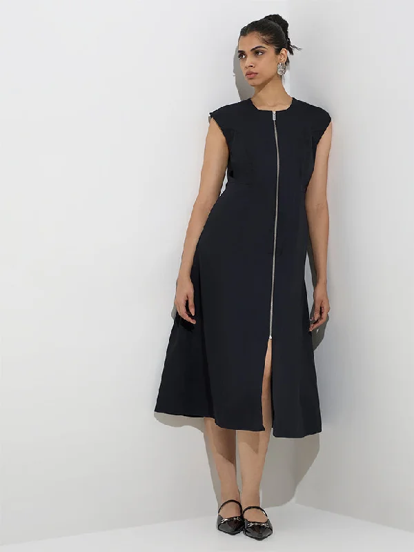 Sequined mini dresses for New Year's Eve Wardrobe Black Solid Cotton Straight Dress