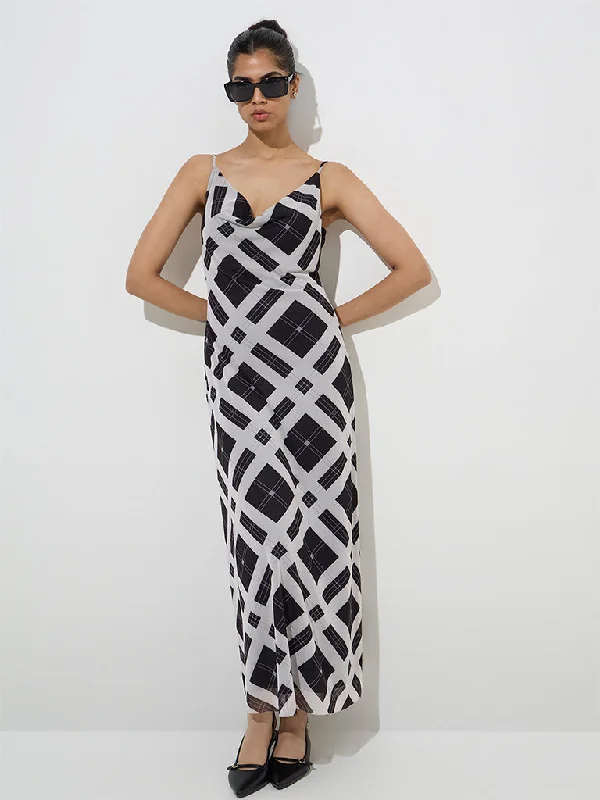 Mini dresses with tassel accents for a fun touch Wardrobe Black Checks Design Straight Dress Mini dresses with tassel accents for a fun touch Wardrobe Black Checks Design Straight Dress