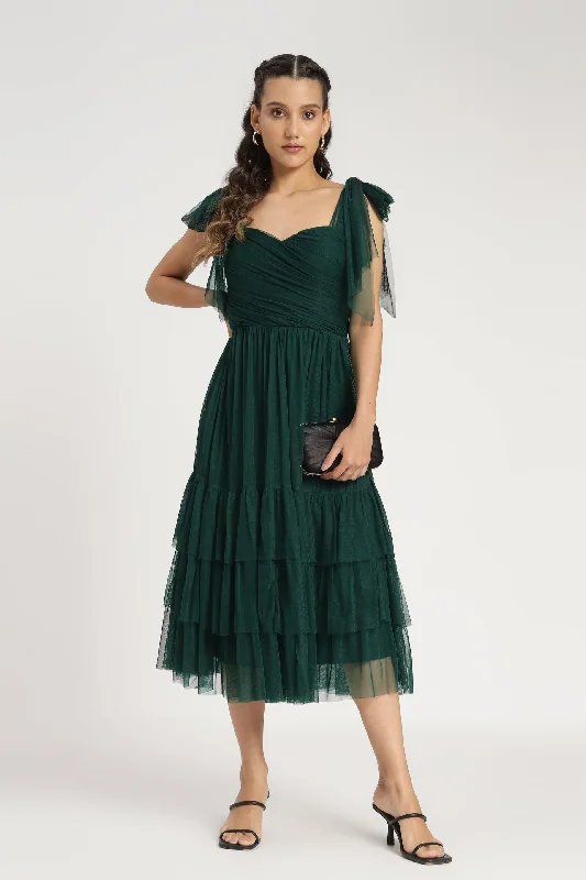 Midi dresses with tiered skirts for a bohemian festival look Ollie Midi Dress in Emerald Green Midi dresses with tiered skirts for a bohemian festival look Ollie Midi Dress in Emerald Green