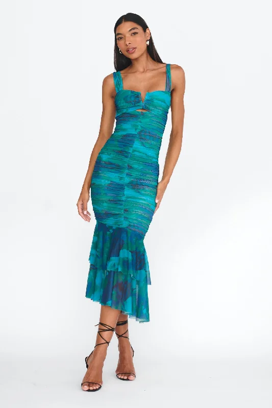 Midi dresses with ruched bodices for a feminine and fitted feel Nadia Ruched Fishtail Midi Dress Abstract Green Midi dresses with ruched bodices for a feminine and fitted feel Nadia Ruched Fishtail Midi Dress Abstract Green