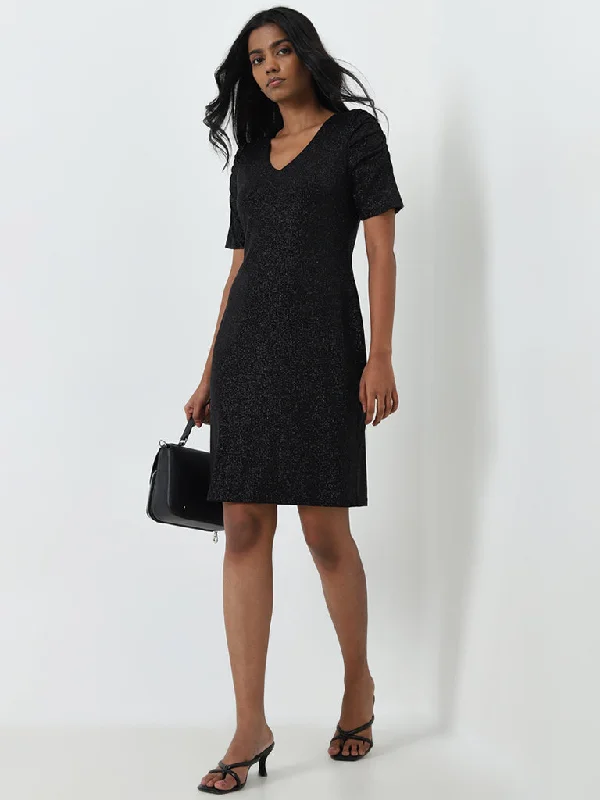 Mini dresses with gathered skirts for a voluminous effect Wardrobe Black Embellished A-Line Dress Mini dresses with gathered skirts for a voluminous effect Wardrobe Black Embellished A-Line Dress