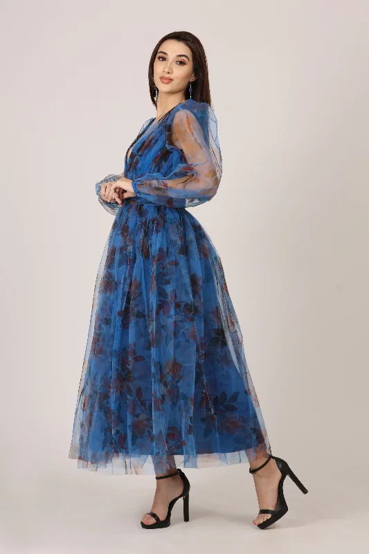 Midi dresses with button - down skirts for a unique and functional design Quincy Midi Dress in Blue Floral Midi dresses with button - down skirts for a unique and functional design Quincy Midi Dress in Blue Floral