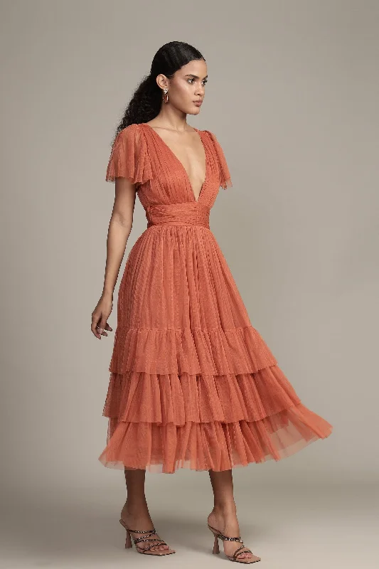 Midi dresses with ruffled bodices for a more pronounced feminine look Madison Terracotta Pink Tulle Bridesmaid Midi Dress Midi dresses with ruffled bodices for a more pronounced feminine look Madison Terracotta Pink Tulle Bridesmaid Midi Dress