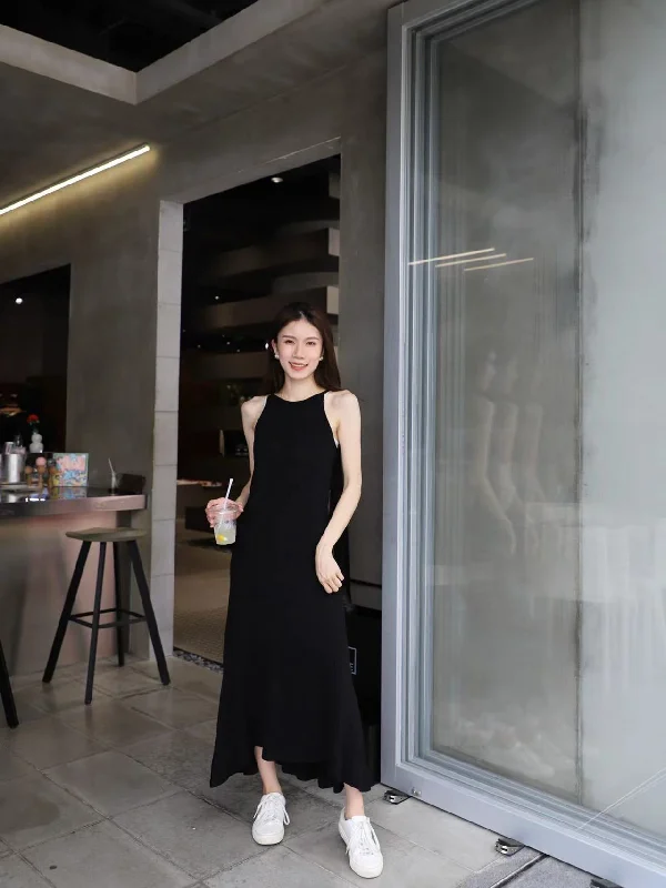 Midi dresses with mesh inserts for a trendy and breathable option Basic Crewneck with Ruffles End Maxi Dress Midi dresses with mesh inserts for a trendy and breathable option Basic Crewneck with Ruffles End Maxi Dress