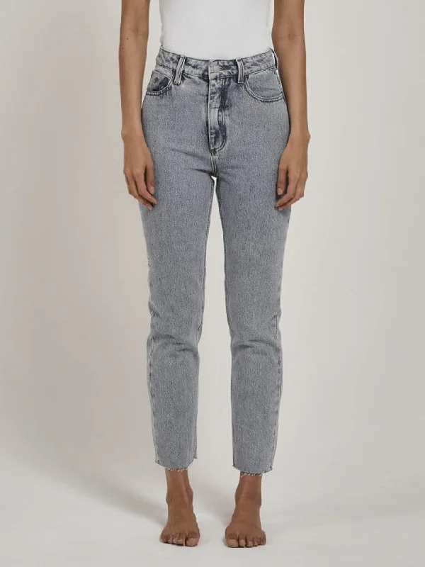 Bell - Bottom Style Women's Denim Pants with Embroidered DetailsCasey Slim Jean - Garage Blue Bell - Bottom Style Women's Denim Pants with Embroidered DetailsCasey Slim Jean - Garage Blue