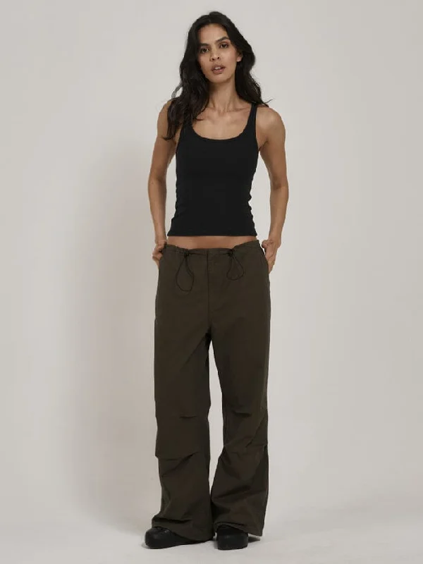 Straight - Leg Women's Vegan Leather Pants for a Chic LookFreefall Parachute Pant - Tarmac Straight - Leg Women's Vegan Leather Pants for a Chic LookFreefall Parachute Pant - Tarmac