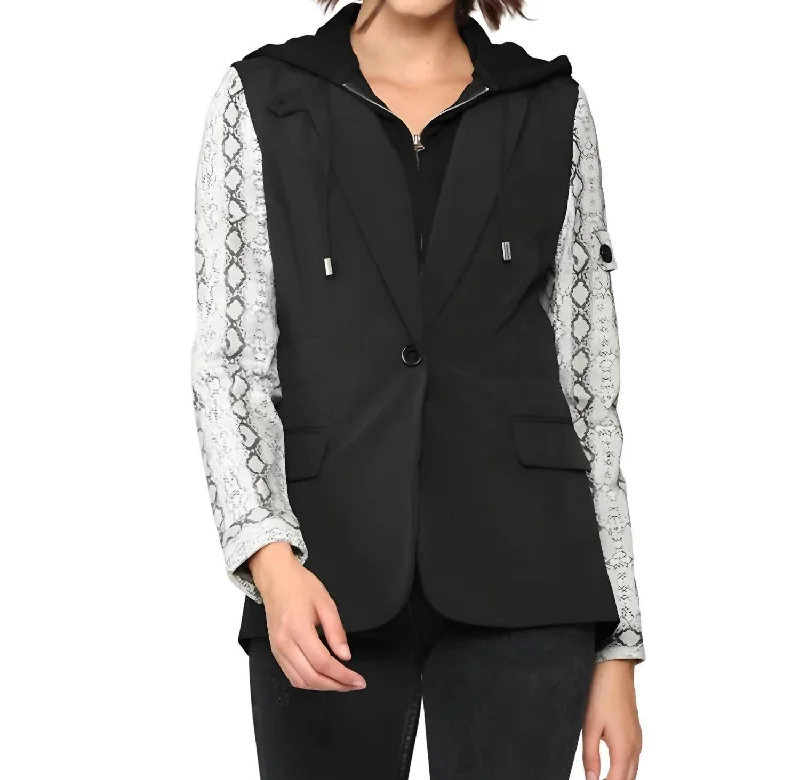 Single - Breasted Women's Tweed Blazers with Gold Buttons for a Classic LookHooded Blazer In White/black Single - Breasted Women's Tweed Blazers with Gold Buttons for a Classic LookHooded Blazer In White/black