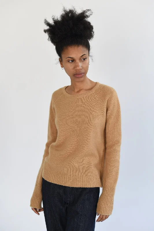 hand knitted women cardigan with artisanal charmM.PATMOS Brighton Pullover -  Camel