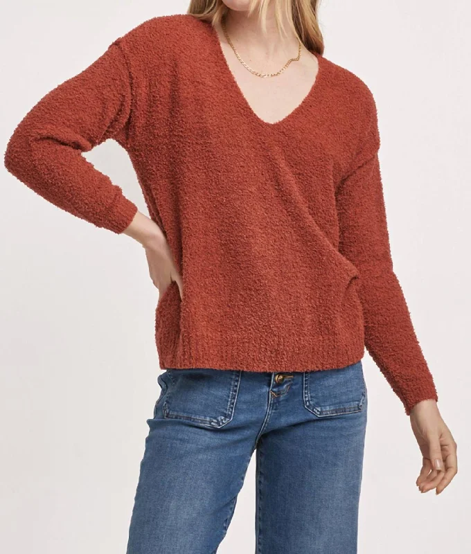 V - Neck Women's Ribbed Wool Sweaters for FallCalleen V Neck Sweater In Red