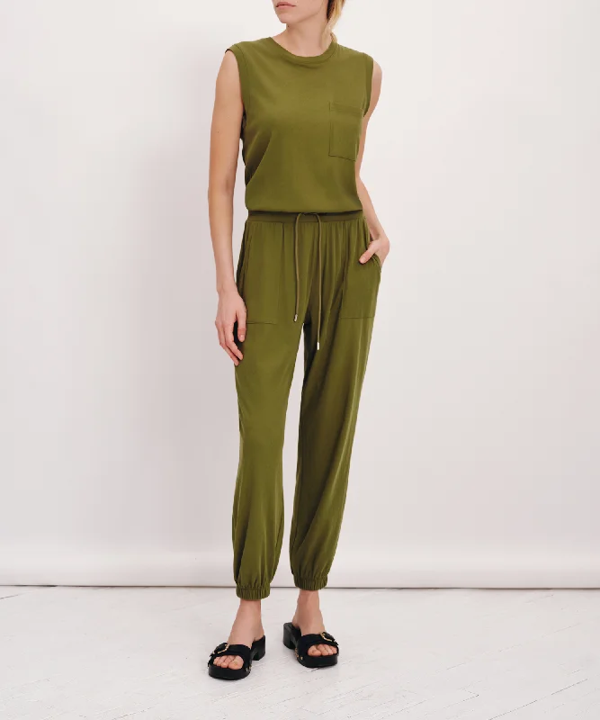 Pocketed Women T Shirt for Added FunctionalityHigh Torsion Sleeveless Jumpsuit - Juniper Pocketed Women T Shirt for Added FunctionalityHigh Torsion Sleeveless Jumpsuit - Juniper