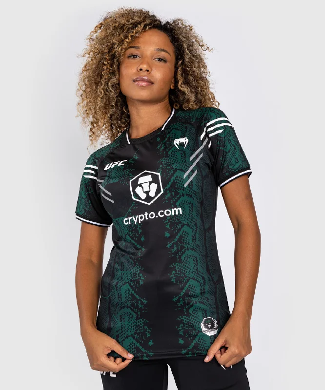 Pocketed Women T Shirt for Added FunctionalityUFC Adrenaline by Venum Authentic Fight Night Women’s Walkout Jersey - Emerald Edition - Green/Black Pocketed Women T Shirt for Added FunctionalityUFC Adrenaline by Venum Authentic Fight Night Women’s Walkout Jersey - Emerald Edition - Green/Black