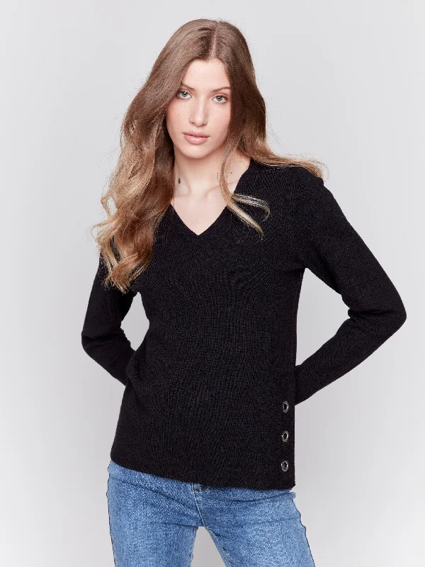Women's Long Sleeve Turtleneck Cashmere SweatersV-Neck Sweater with Grommet Detail - Black Women's Long Sleeve Turtleneck Cashmere SweatersV-Neck Sweater with Grommet Detail - Black