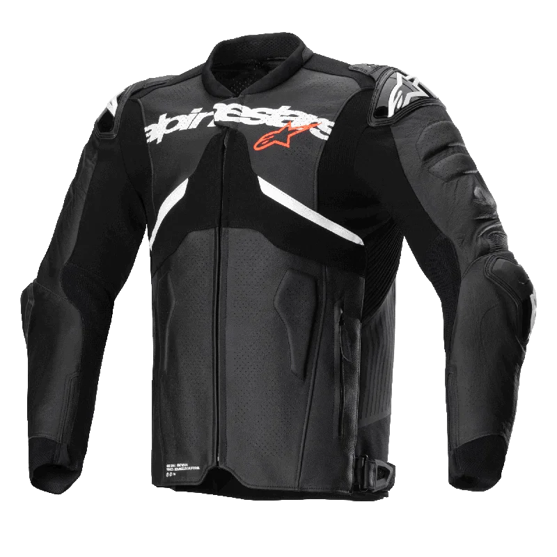 Women's cropped down jackets in bold colors for a sporty and fashionable winter outfitAtem V5 Leather Jacket Women's cropped down jackets in bold colors for a sporty and fashionable winter outfitAtem V5 Leather Jacket
