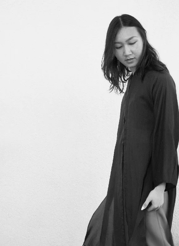 Women's moto jackets with a lace - up front for a unique and stylish touchFirework Long Cotton Silk Raglan Button-up Áo dài Shirt Tunic/Dress in Black Women's moto jackets with a lace - up front for a unique and stylish touchFirework Long Cotton Silk Raglan Button-up Áo dài Shirt Tunic/Dress in Black