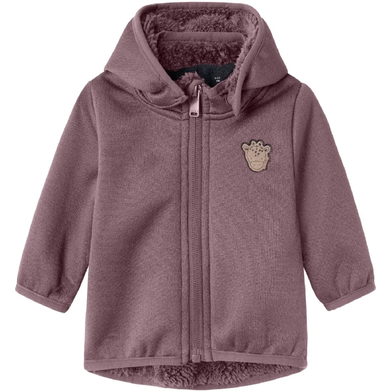 Women's cropped down jackets in bold colors for a sporty and fashionable winter outfitName It Grape Shake Mada08 Jacket 1Fo Women's cropped down jackets in bold colors for a sporty and fashionable winter outfitName It Grape Shake Mada08 Jacket 1Fo
