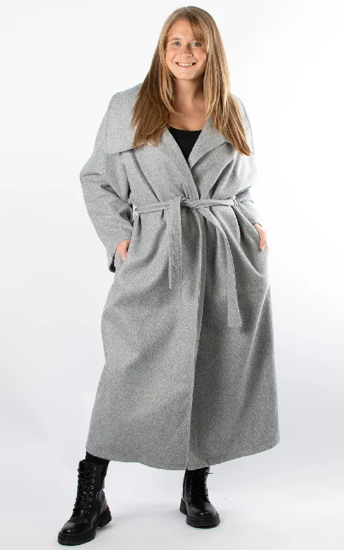 Women's quilted puffer jackets in a cropped silhouette for a modern twistPatricia Trench Coat | Grey Women's quilted puffer jackets in a cropped silhouette for a modern twistPatricia Trench Coat | Grey