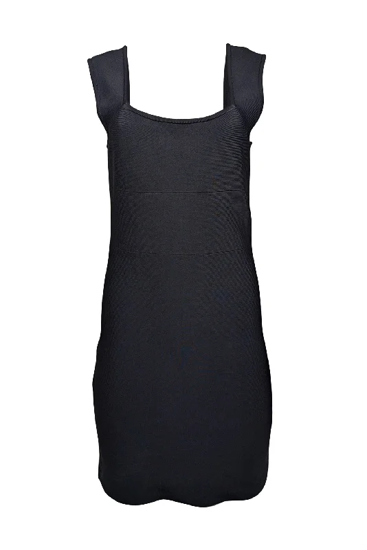 Long - Sleeve Women Dress in Velvet for a Luxurious Winter Look Long - Sleeve Women Dress in Velvet for a Luxurious Winter Look Alice & Olivia - Black Bodycon Sleeveless Square Neck Dress Sz 8