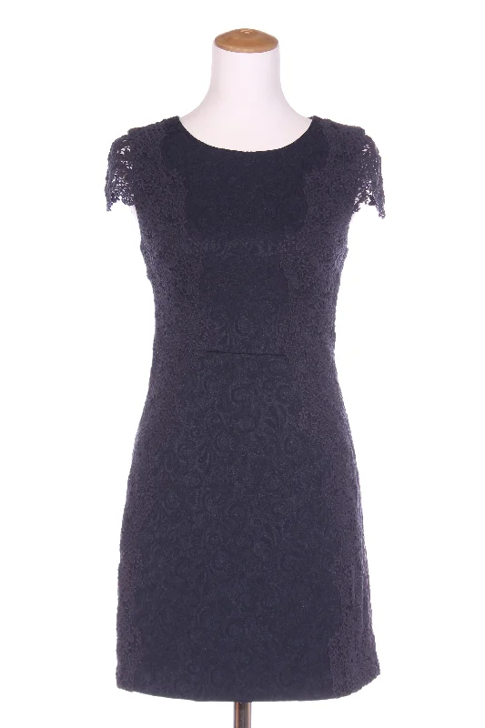Ball Gown Women Dress with a Full Skirt for a Princess - like Look Ball Gown Women Dress with a Full Skirt for a Princess - like Look FOREVER NEW - Broiderie detail navy jacquard dress! 8 Ball Gown Women Dress with a Full Skirt for a Princess - like Look Ball Gown Women Dress with a Full Skirt for a Princess - like Look FOREVER NEW - Broiderie detail navy jacquard dress! 8
