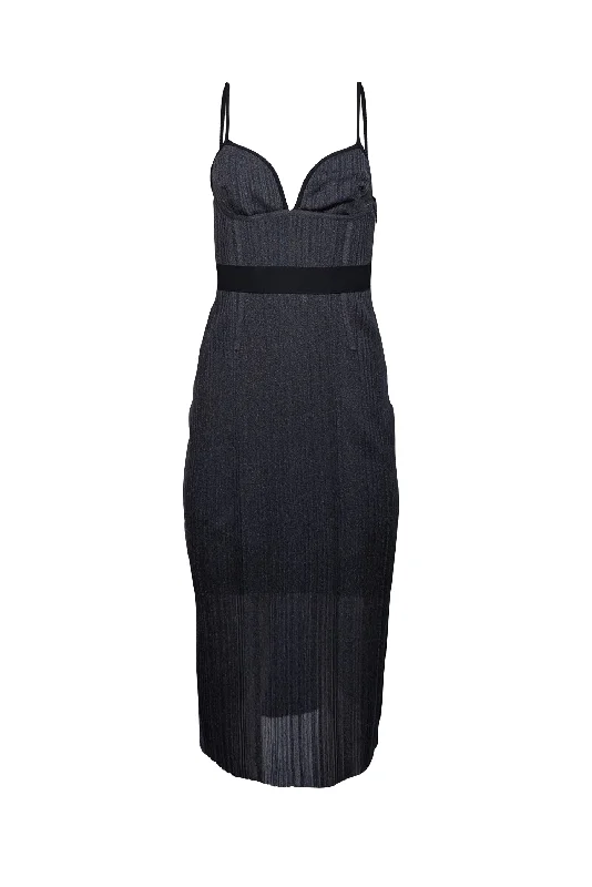 Ruffled Women Dress with Multiple Layers for a Playful and Girly Style Ruffled Women Dress with Multiple Layers for a Playful and Girly Style Herve Leger - Metallic Dark Grey Ribbed Knit Dress w/ Black Trim Sz L Ruffled Women Dress with Multiple Layers for a Playful and Girly Style Ruffled Women Dress with Multiple Layers for a Playful and Girly Style Herve Leger - Metallic Dark Grey Ribbed Knit Dress w/ Black Trim Sz L