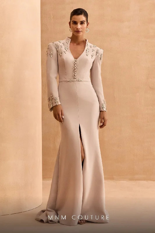 Halter Neck Women Dress to Show Off the Shoulders and Neckline Halter Neck Women Dress to Show Off the Shoulders and Neckline MNM Couture V02030 Halter Neck Women Dress to Show Off the Shoulders and Neckline Halter Neck Women Dress to Show Off the Shoulders and Neckline MNM Couture V02030
