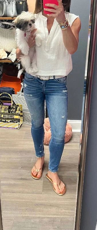Women's pants for job interviews Skinny women jeans with a form - fitting design Carlin Mid Rise Crop Skinny Jean In Blue Women's pants for job interviews Skinny women jeans with a form - fitting design Carlin Mid Rise Crop Skinny Jean In Blue