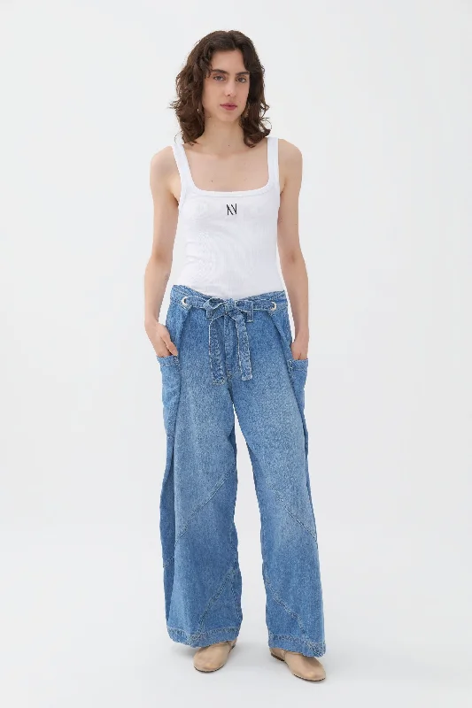 Women's nursing work pants Straight - leg women jeans with a classic and timeless appeal Contrast Top Stitching Pockets Jeans Women's nursing work pants Straight - leg women jeans with a classic and timeless appeal Contrast Top Stitching Pockets Jeans