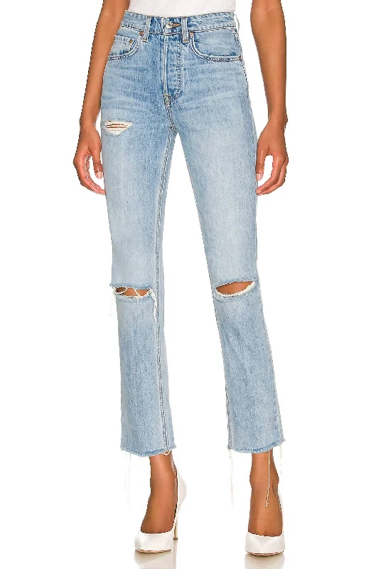 Women's denim shorts - style pants Light - wash women jeans for a fresh and summery appearance Karolina High Rise Straight Crop Jean In Point Loma Blue