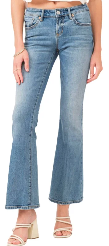 Women's pants for snowboarding Button - fly women jeans with a traditional touch Rosie Mid Rise Flare Jeans In Collister Women's pants for snowboarding Button - fly women jeans with a traditional touch Rosie Mid Rise Flare Jeans In Collister