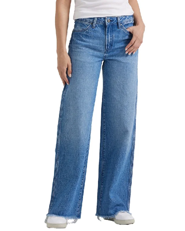 Women's denim shorts - style pants Light - wash women jeans for a fresh and summery appearance Wrangler Worldwide Shallows Wide Leg Jean Women's denim shorts - style pants Light - wash women jeans for a fresh and summery appearance Wrangler Worldwide Shallows Wide Leg Jean