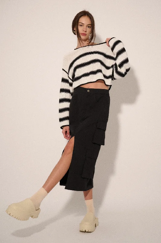 Puffer - Sleeve Women Long Sleeve Top for a Fashion - Forward LookCream Black Stripe Round Neck Expose Seam Sweater