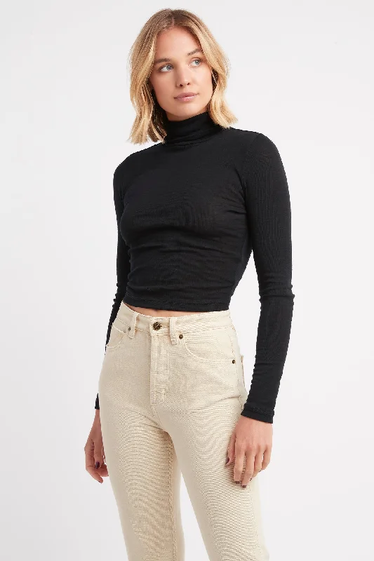 Velvet Women's Crop Top in Purple for a Luxurious and Rich - Hued Winter LookPolo Cropped Top Velvet Women's Crop Top in Purple for a Luxurious and Rich - Hued Winter LookPolo Cropped Top