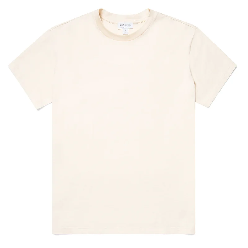 Polo shirt with a cropped length for a trendy lookSunspel Womens Boy-Fit Crew Neck T-Shirt Undyed Polo shirt with a cropped length for a trendy lookSunspel Womens Boy-Fit Crew Neck T-Shirt Undyed