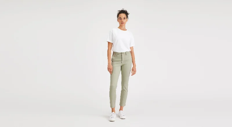 Stretchable Women Shorts for Maximum MobilityWeekend Chinos, Skinny Fit: Premium Edition Stretchable Women Shorts for Maximum MobilityWeekend Chinos, Skinny Fit: Premium Edition